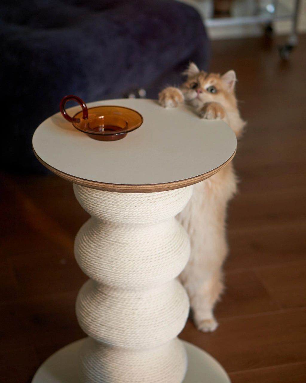 Coral Scratch Table | White