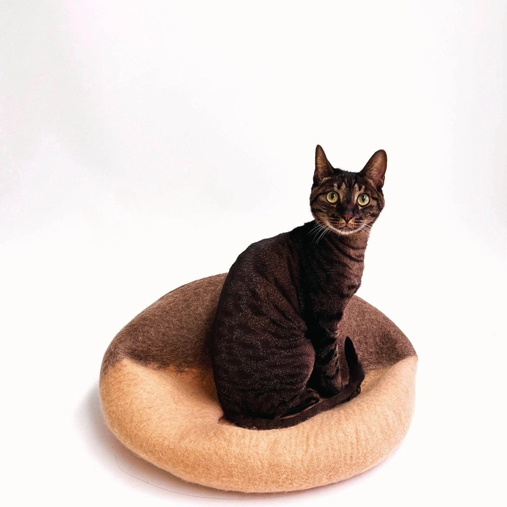 A Chestnut | Natural Wool Felt Cat Cave