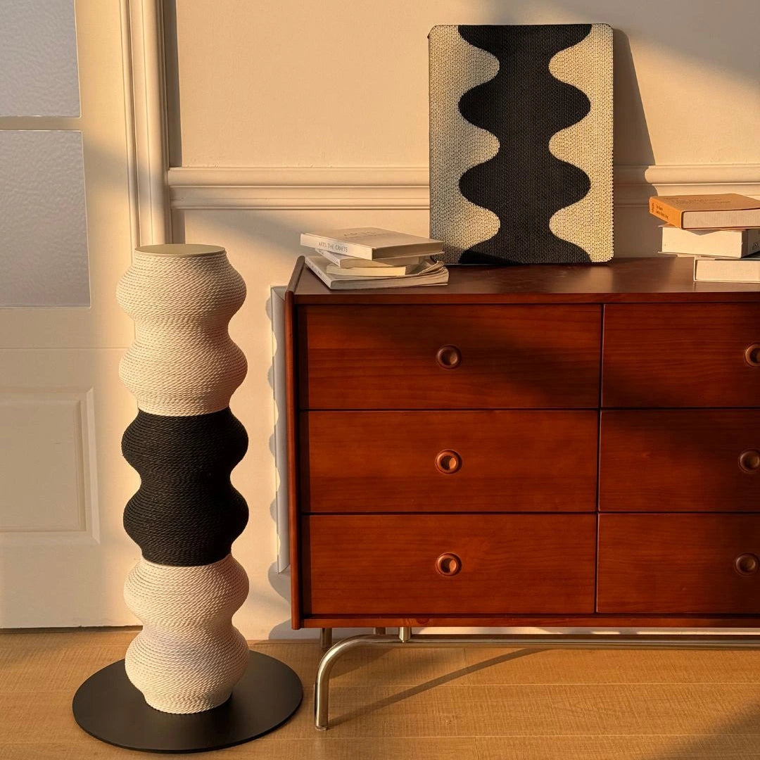 Coral Scratch Post | Black + White