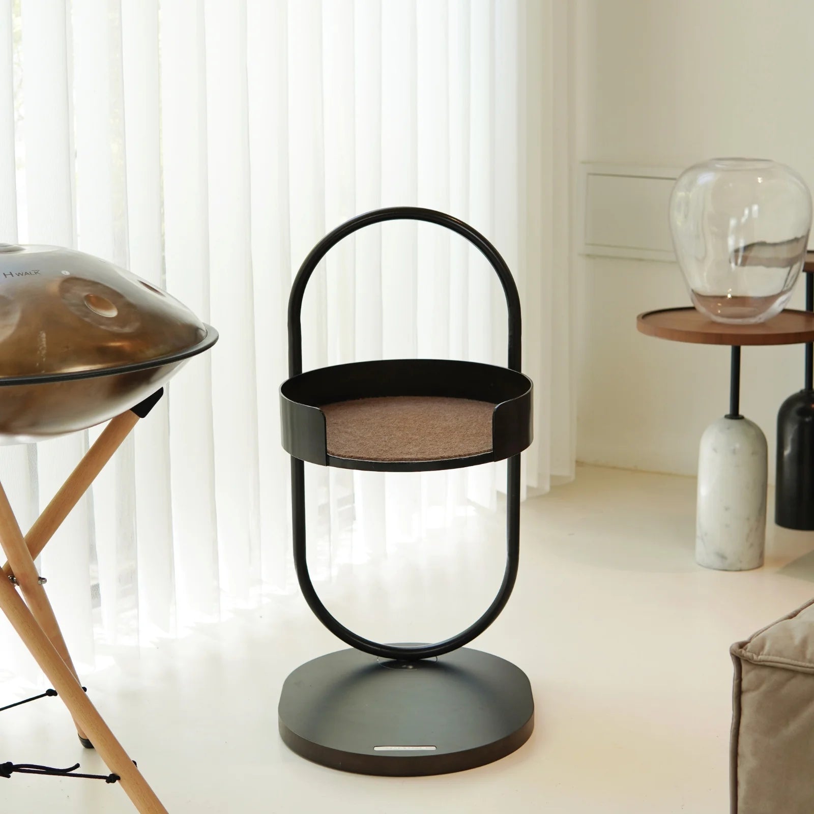 Cita | Floating Cat Table