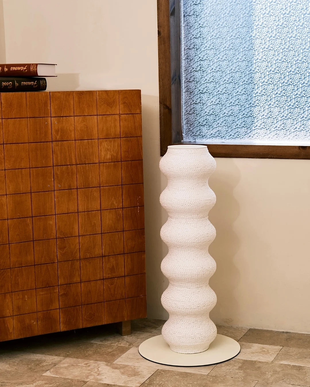 Coral Scratch Post | White