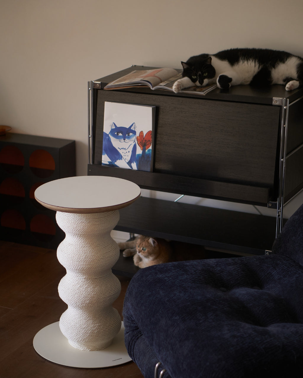 Cat Scratch Table Coral Scratch Table White – Side Table & Cat Scratcher | Modern Cat ...