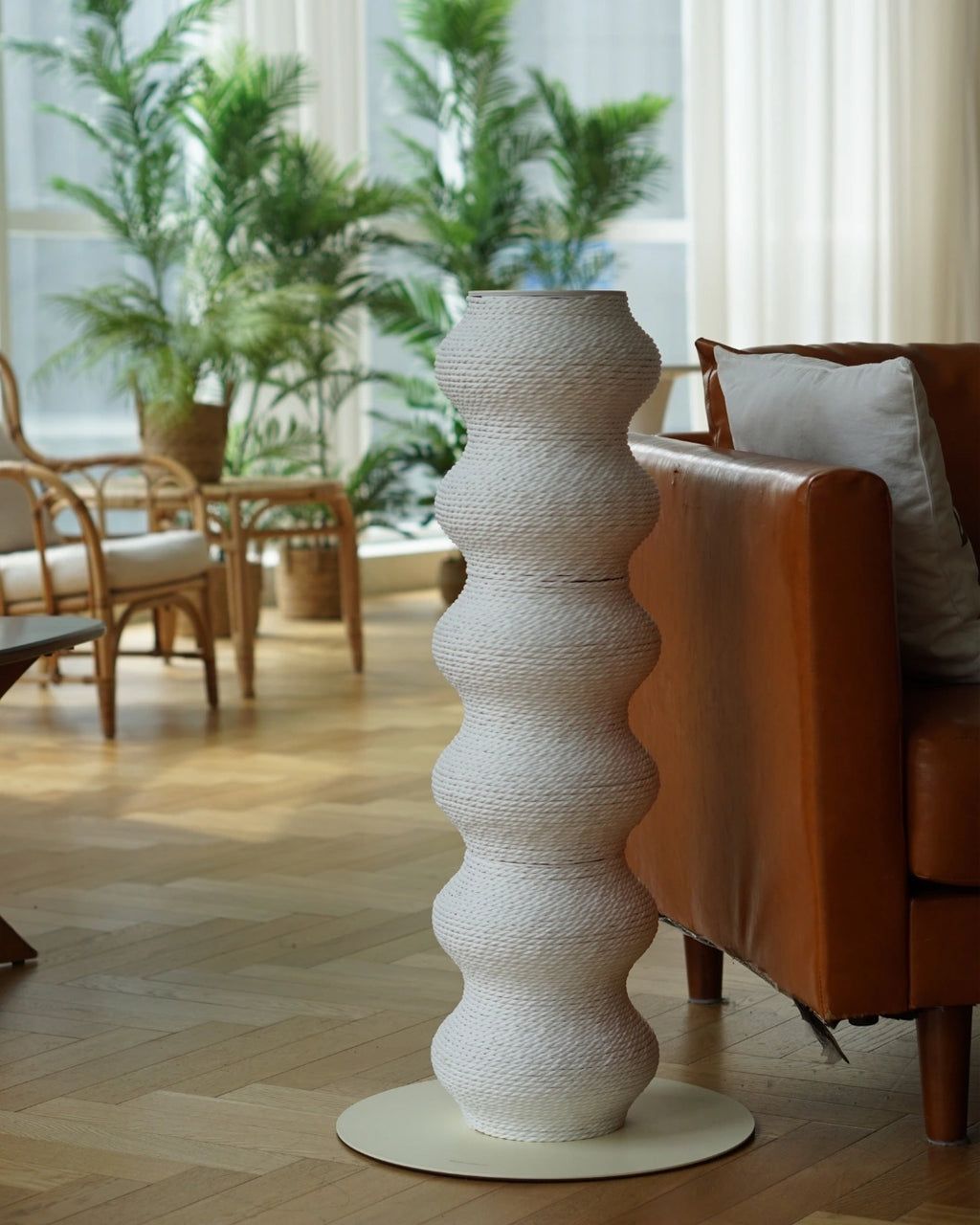 Coral Scratch Post | White