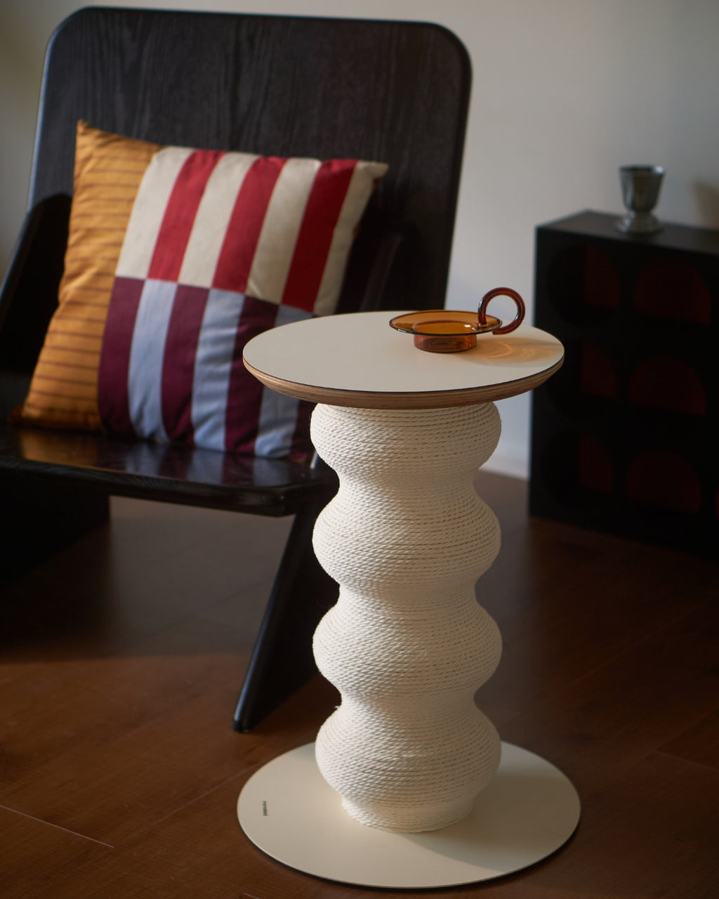 Cat Scratch Table Coral Scratch Table White – Side Table & Cat Scratcher | Modern Cat ...