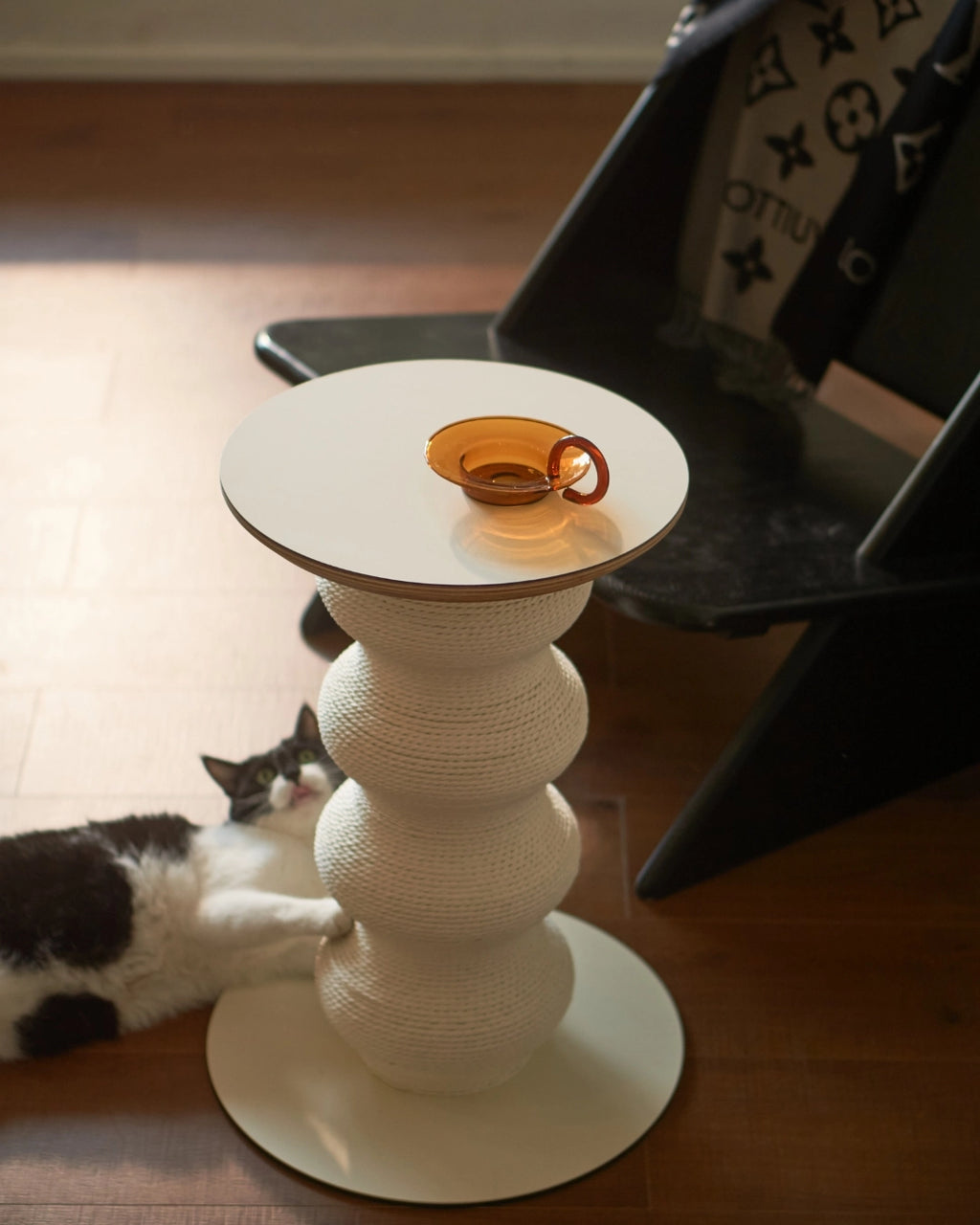 Cat Scratch Table Coral Scratch Table White – Side Table & Cat Scratcher | Modern Cat ...